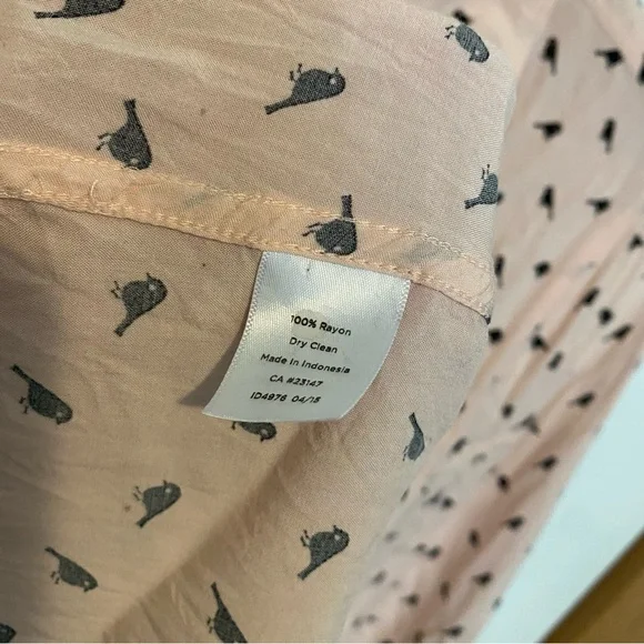 4/$25 Talbots Rose Blouse with Black Birds - Picture 6 of 6